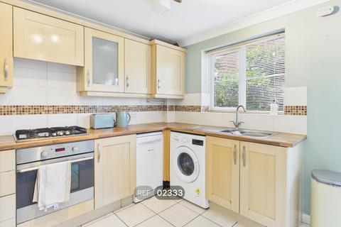 3 bedroom terraced house to rent, The Combers, Ipswich, IP5 2EY