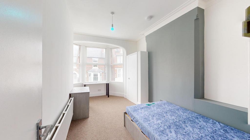 House in Nottingham - View 2