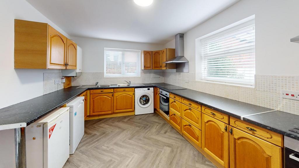 House in Nottingham - View 5