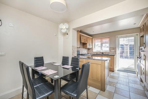 3 bedroom semi-detached house to rent, Stipularis Drive, Hayes, UB4