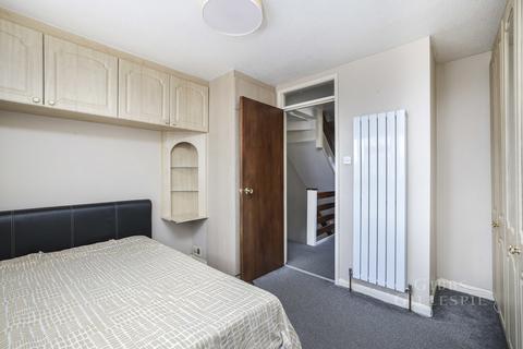 3 bedroom semi-detached house to rent, Stipularis Drive, Hayes, UB4