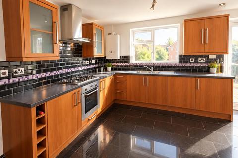 3 bedroom end of terrace house to rent, Grangemouth Road, Coventry CV6