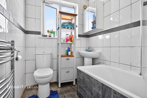 4 bedroom semi-detached house for sale, Braemar Avenue, South Croydon