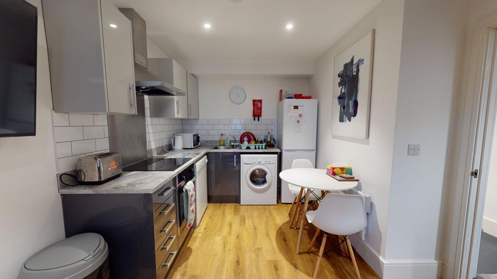 House in Nottingham - View 4
