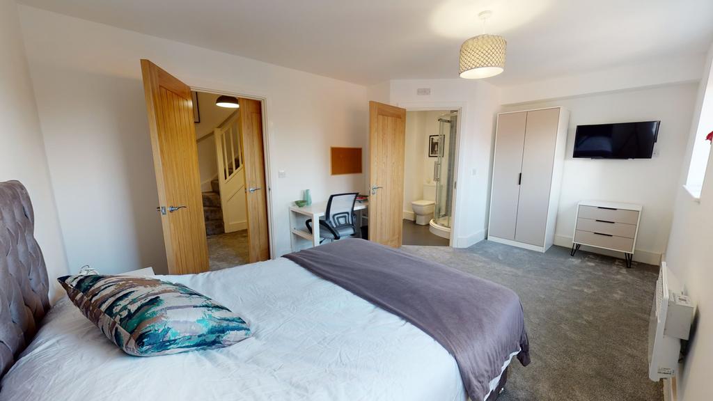 House in Nottingham - View 2