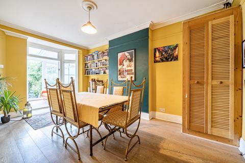 5 bedroom end of terrace house for sale, Heath Road, Harrow
