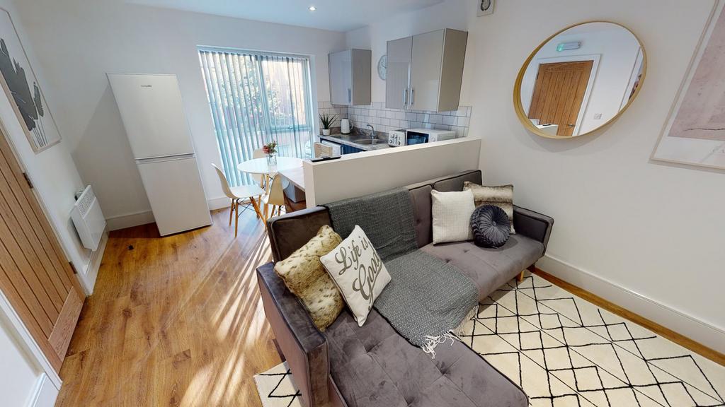 House in Nottingham - View 5