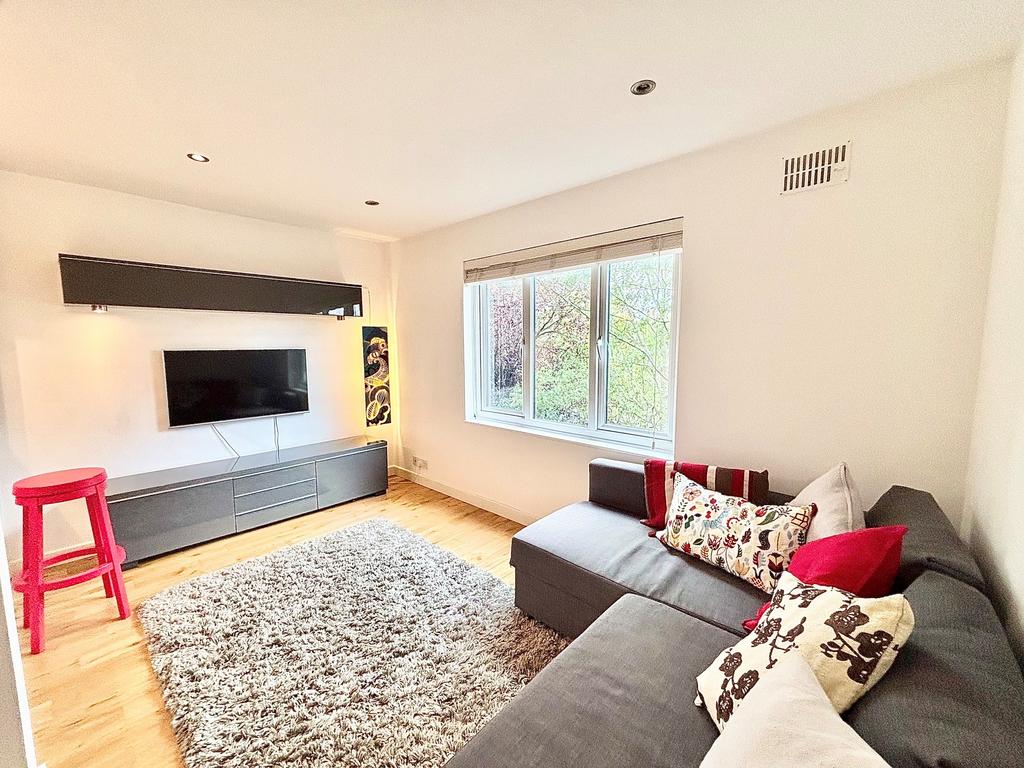 Apartment in London - View 2