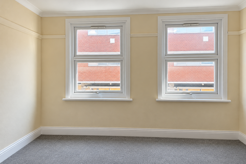 Studio to rent, Ripple Road, Barking IG11