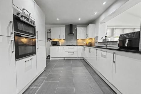 4 bedroom detached house for sale, Cholmondeley Rise, Malpas SY14