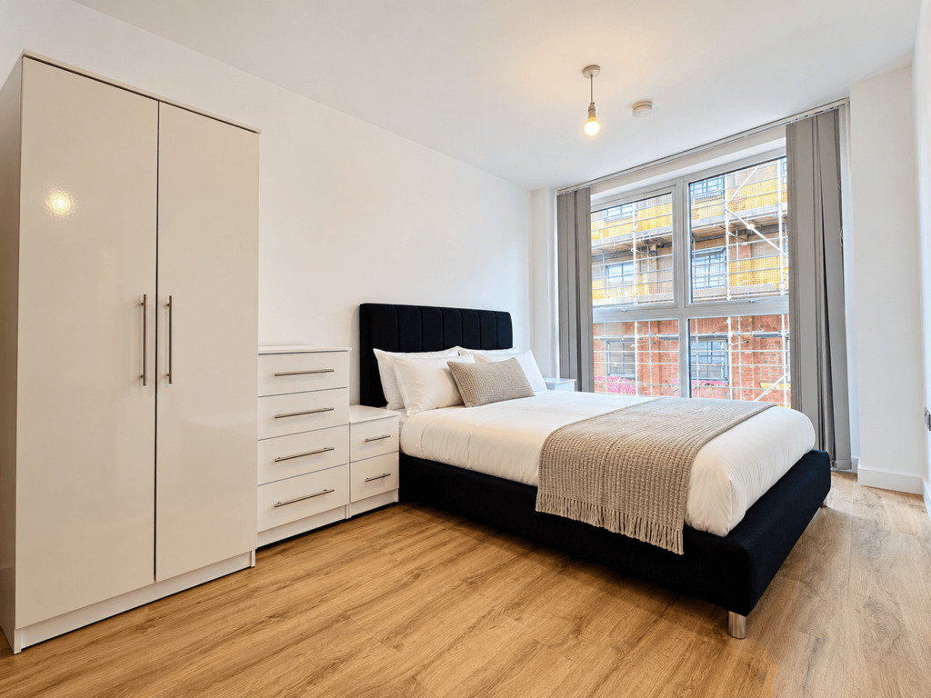 Apartment in Birmingham, West Midlands - View 4