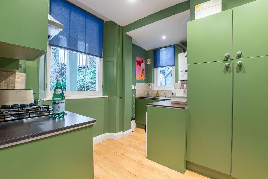 Apartment in London - View 3