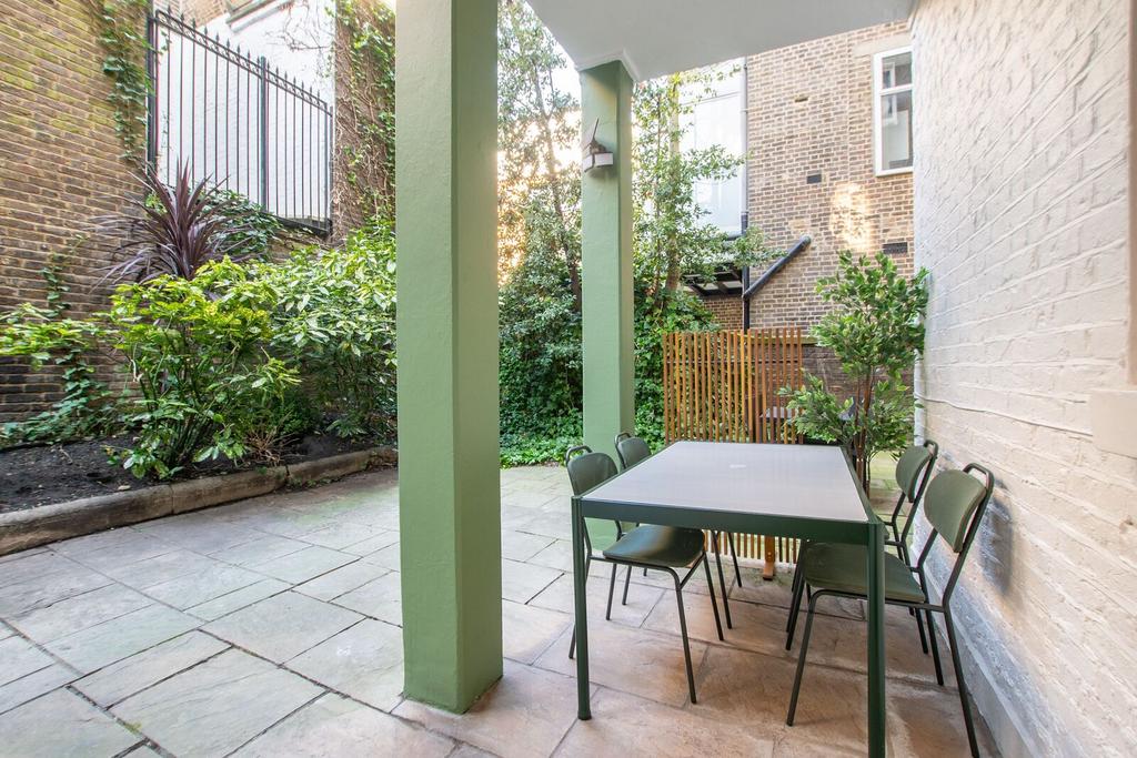 Apartment in London - View 4