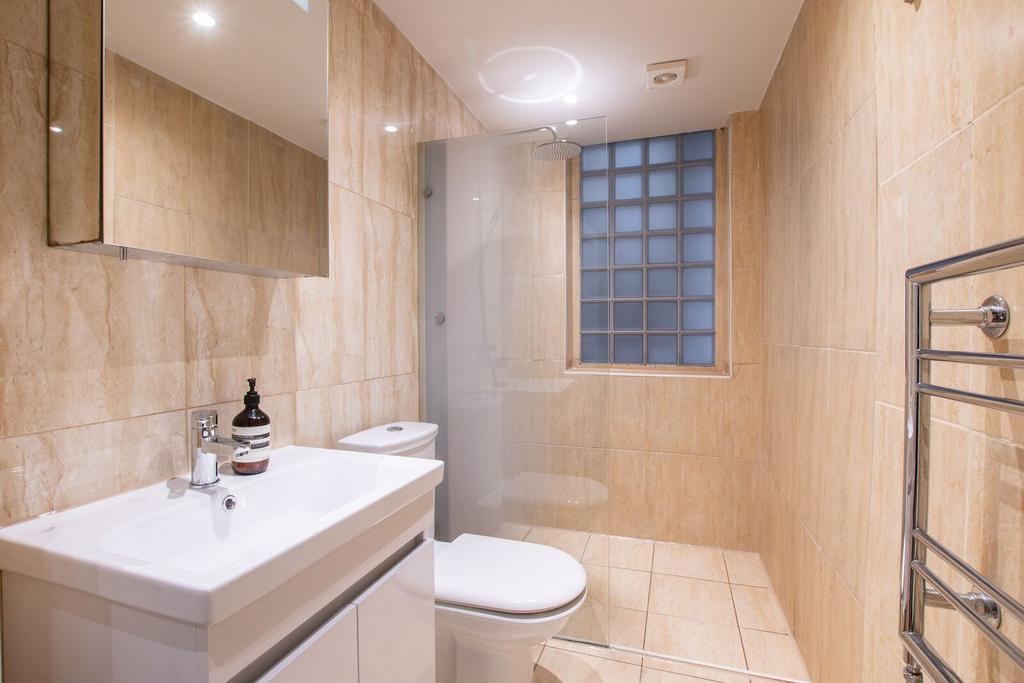 Apartment in London - View 5
