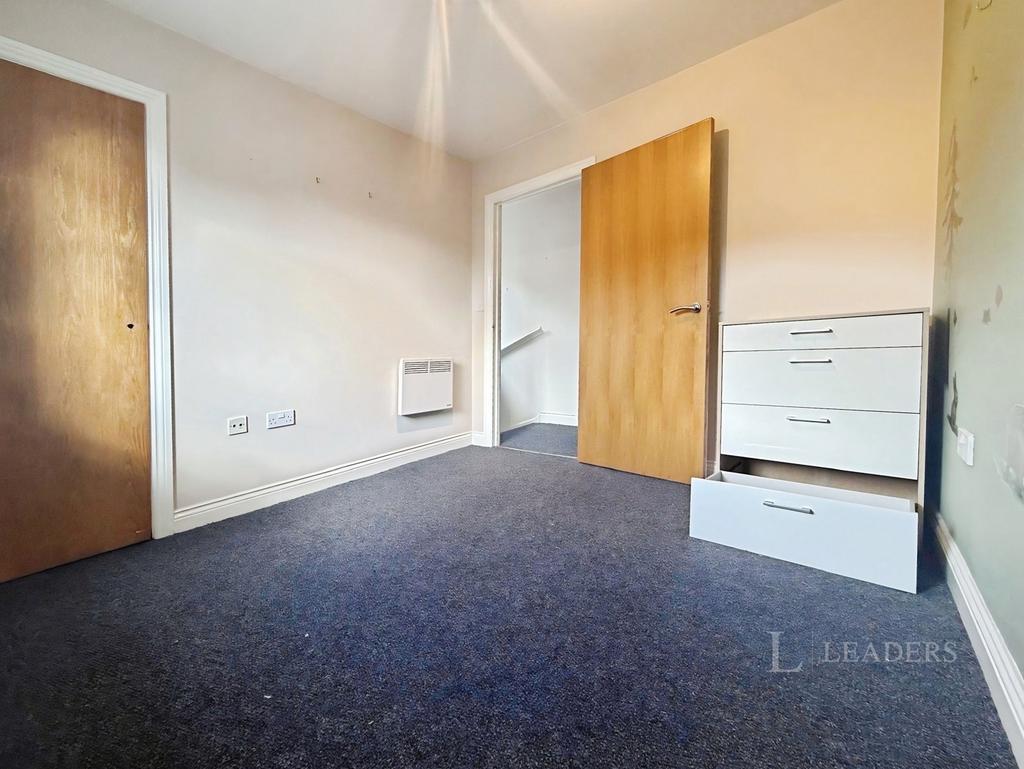 Apartment in West Midlands - More