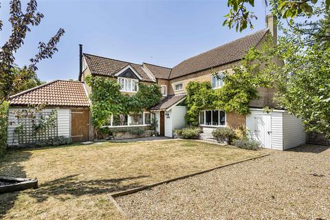 4 bedroom detached house for sale, Stukeley Close, Cambridge CB3