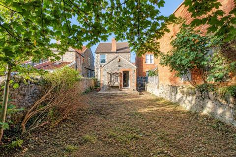 3 bedroom detached house for sale, *South Ward*3-4 Bedrooms*Large Private Rear Garden*General Updating Required*