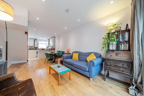 2 bedroom terraced house for sale, Waterside Close, London, SE16