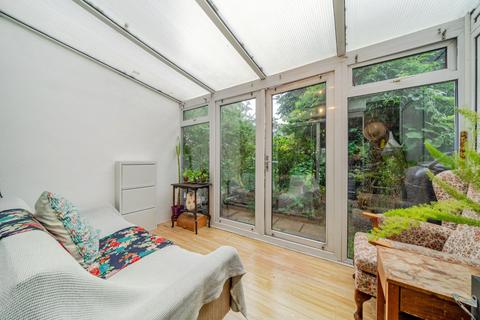 2 bedroom terraced house for sale, Waterside Close, London, SE16