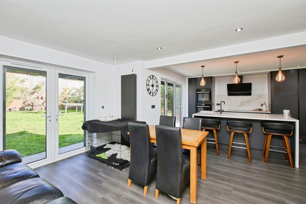 House in Burton-On-Trent - View 3
