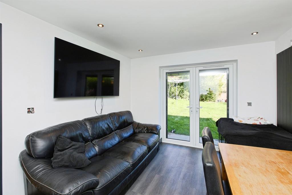 House in Burton-On-Trent - View 4