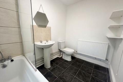 2 bedroom flat to rent, Foxhall Road, Nottingham, NG7
