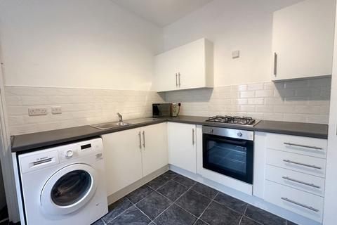 2 bedroom flat to rent, Foxhall Road, Nottingham, NG7