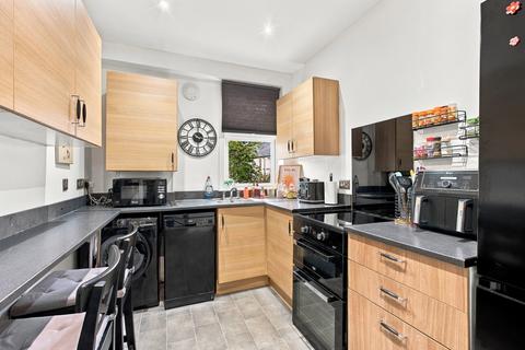 2 bedroom flat for sale, Woodside Avenue,Dundee,DD4 9AY