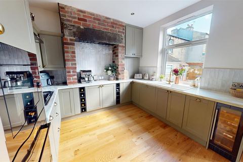 3 bedroom terraced house for sale, Lillands Lane, Brighouse