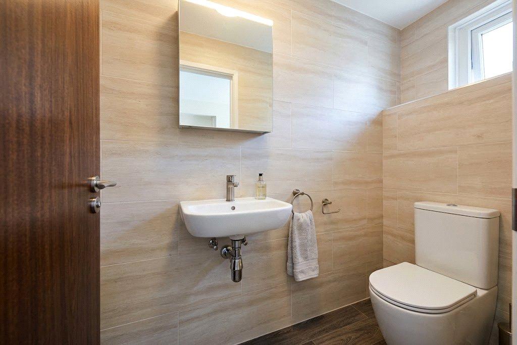 House in Raynes Park - View 3