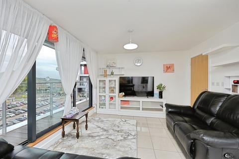 2 bedroom flat for sale, Geoffrey Watling Way, Norwich