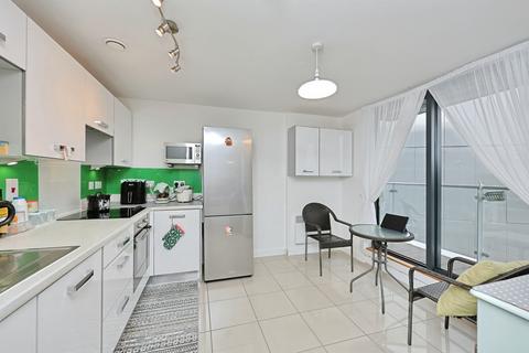 2 bedroom flat for sale, Geoffrey Watling Way, Norwich