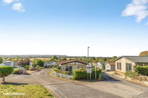 2 bedroom park home for sale, Castle Hill Road, Dunstable, LU6