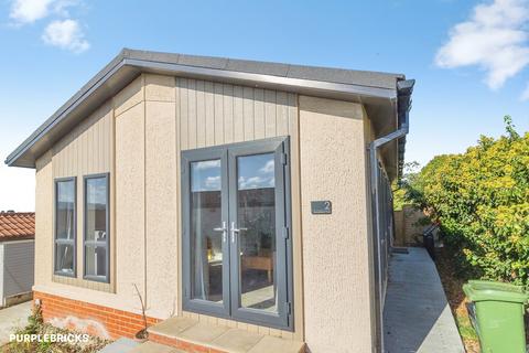 2 bedroom park home for sale, Castle Hill Road, Dunstable, LU6
