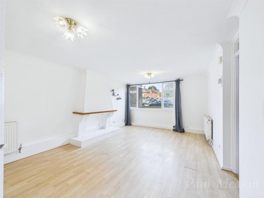 Apartment in South Croydon - View 4