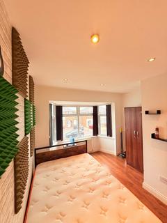 1 bedroom in a house share to rent, Una Avenue, Leicester LE3