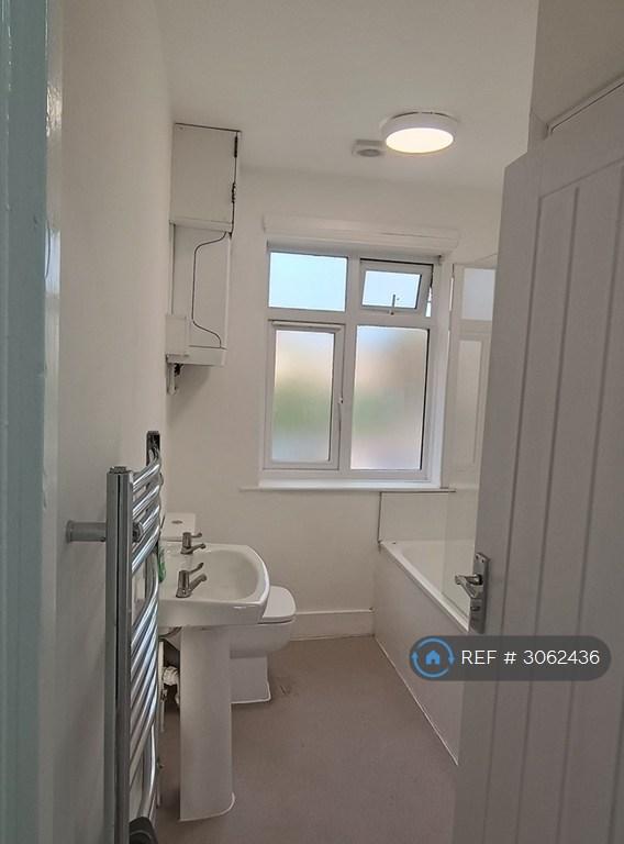 House in Mitcham - View 4