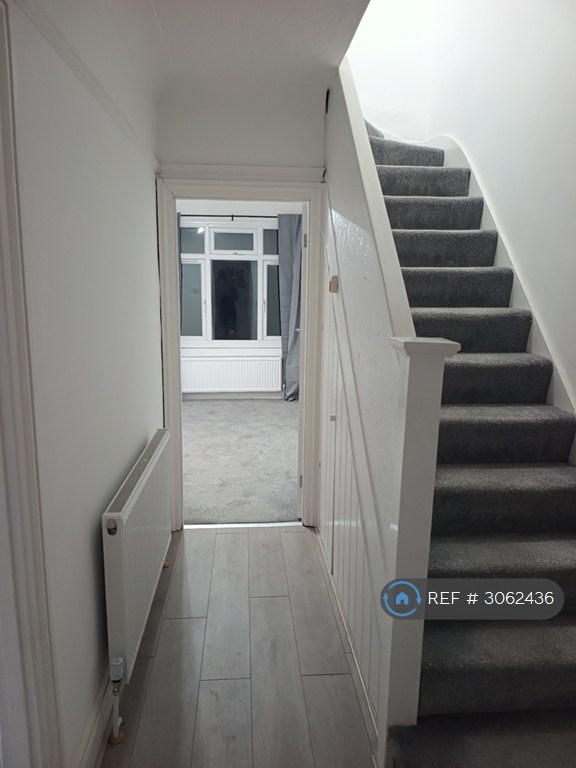 House in Mitcham - View 5