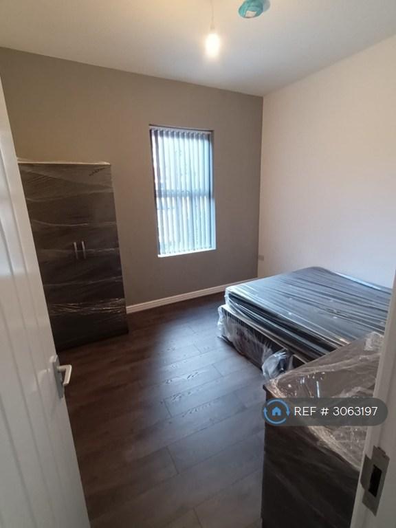 Apartment in Birmingham, West Midlands - View 3