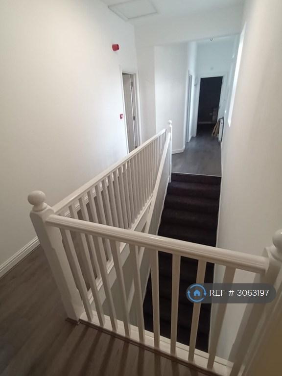 Apartment in Birmingham, West Midlands - View 4