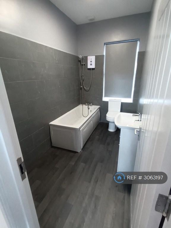 Apartment in Birmingham, West Midlands - View 5