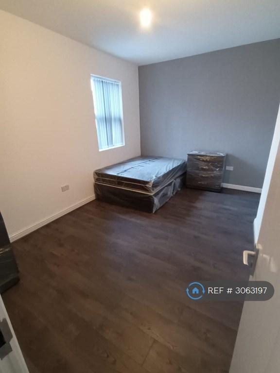 Apartment in Birmingham, West Midlands - More