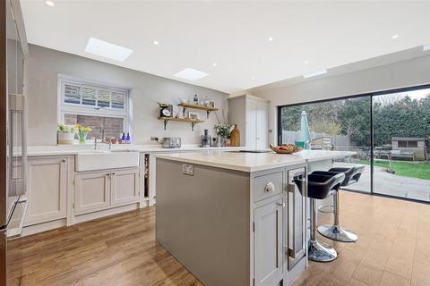 4 bedroom detached house for sale, St. Marys Avenue, Shenfield, Brentwood