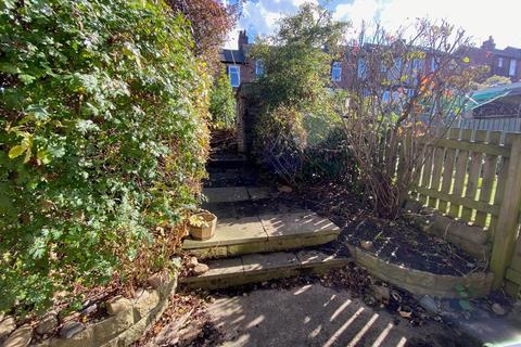 2 bedroom townhouse for sale, Lincroft Avenue, Huddersfield
