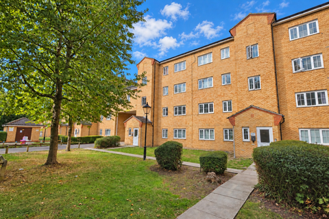 2 bedroom apartment for sale, Wellington House, Gidea Park, RM2