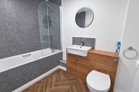 2 bedroom apartment for sale, Wellington House, Gidea Park, RM2