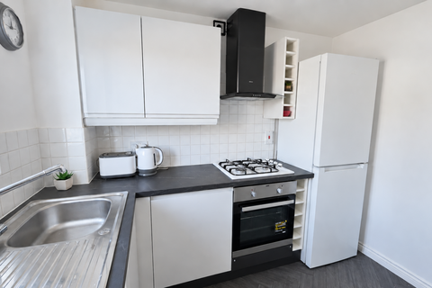 2 bedroom apartment for sale, Wellington House, Gidea Park, RM2