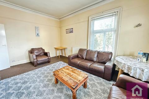 2 bedroom flat to rent, Liverpool Road, Eccles, Manchester, M30