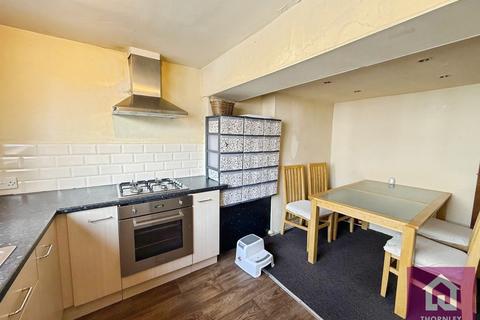 2 bedroom flat to rent, Liverpool Road, Eccles, Manchester, M30