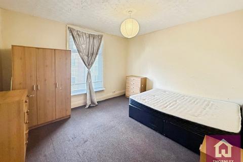 2 bedroom flat to rent, Liverpool Road, Eccles, Manchester, M30